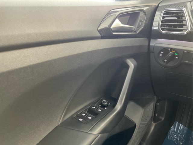 Volkswagen / T-Cross / Grau / / / 150PS DSG GV5+Navi+IQ.Light+AHK+Black+Cam+Keyless+Side+Climatronic
