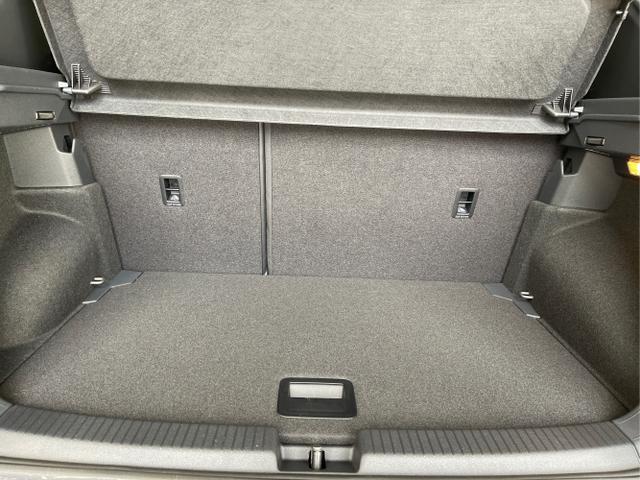 Volkswagen / T-Cross / Grau / / / 150PS DSG GV5+Navi+IQ.Light+AHK+Black+Cam+Keyless+Side+Climatronic