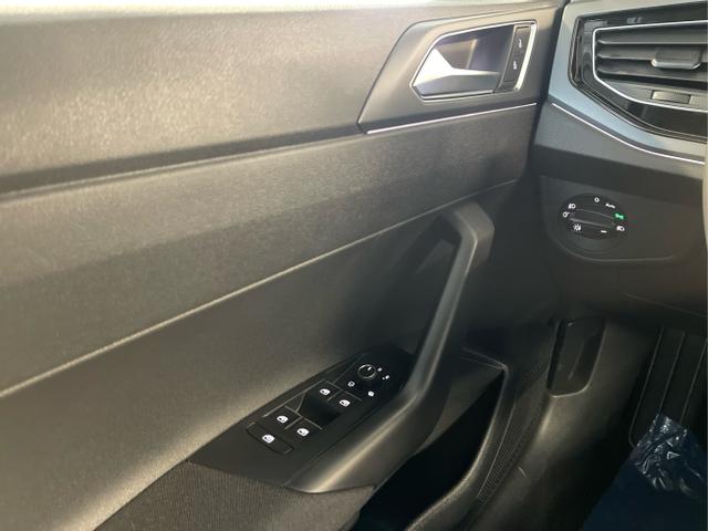 Volkswagen / Taigo / Schwarz / / / 150PS DSG Black Style+AHK