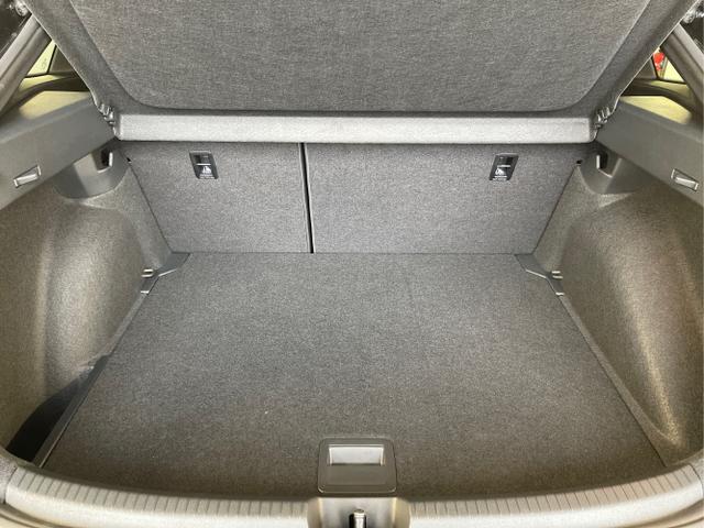 Volkswagen / Taigo / Schwarz / / / 150PS DSG Black Style+AHK