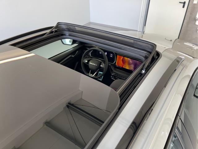 Skoda / Octavia Combi / Grau / / / 265PS DSG HUD+Pano+360&deg;+DCC+AHK+CANTON+Matrix+Alu19+eHeck+GV4