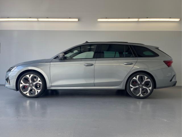 Skoda / Octavia Combi / Silber / / / 265PS DSG HUD+Pano+360&deg;+DCC+AHK+CANTON+Matrix+Alu19+eHeck+GV4