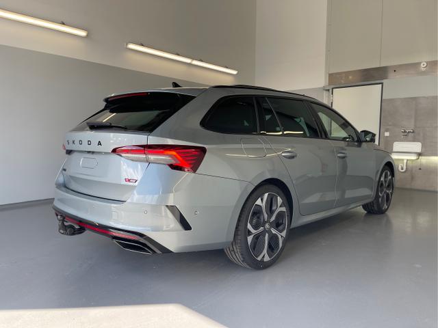 Skoda / Octavia Combi / Silber / / / 265PS DSG HUD+Pano+360&deg;+DCC+AHK+CANTON+Matrix+Alu19+eHeck+GV4