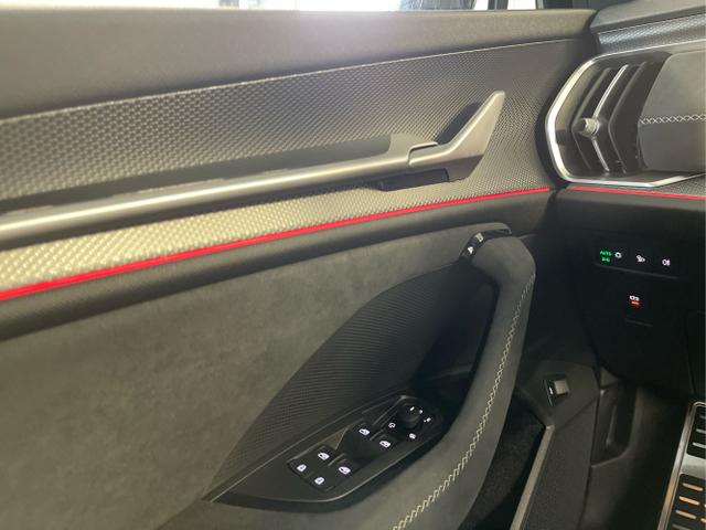 Skoda / Kodiaq / Schwarz / / / 193PS TDI 4x4 7Sitze+AHK+HUD+Pano+360&deg;+GV5+Navi+CANTON+Alu20