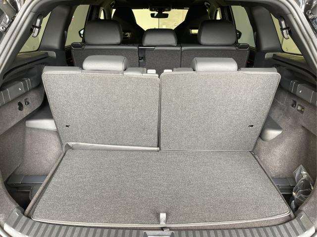 Skoda / Kodiaq / Schwarz / / / 193PS TDI 4x4 7Sitze+AHK+HUD+Pano+360&deg;+GV5+Navi+CANTON+Alu20