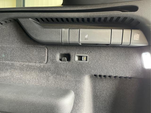 Skoda / Kodiaq / Schwarz / / / 193PS TDI 4x4 7Sitze+AHK+HUD+Pano+360&deg;+GV5+Navi+CANTON+Alu20