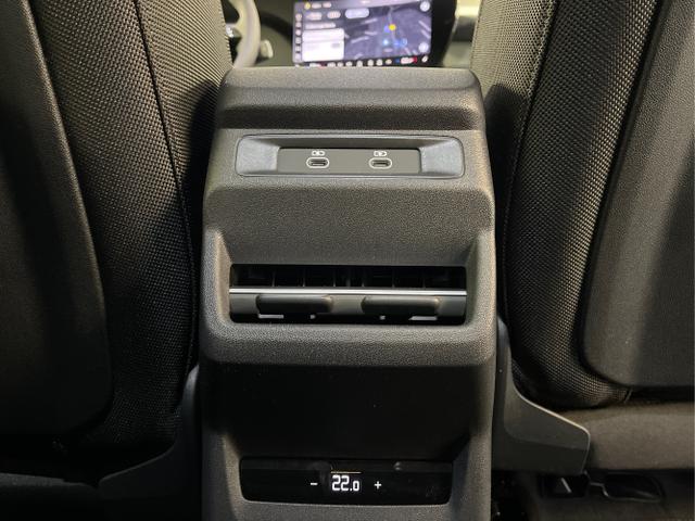 Audi / Q3 Sportback / Schwarz / / / TFSI 265 PS quattro S line Pano+TechPro+Matrix+AHK+HUD+Alu20+KlimaPlus+DCC+SONOS