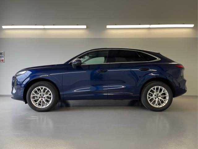 Audi / Q3 Sportback / Blau / / / TFSI quattro Tech+AHK+LEDPlus+ACC+Kamera+Alu18+Volllack