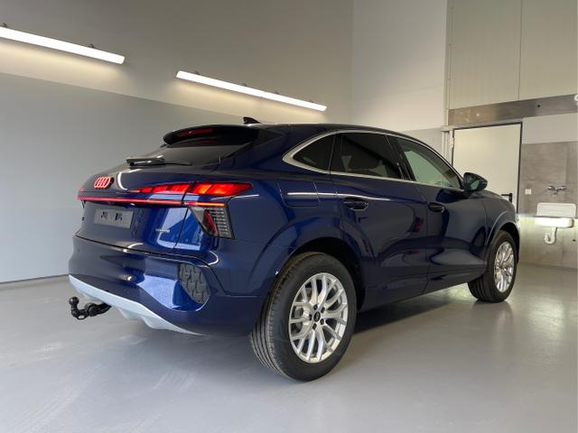 Audi / Q3 Sportback / Blau / / / TFSI quattro Tech+AHK+LEDPlus+ACC+Kamera+Alu18+Volllack