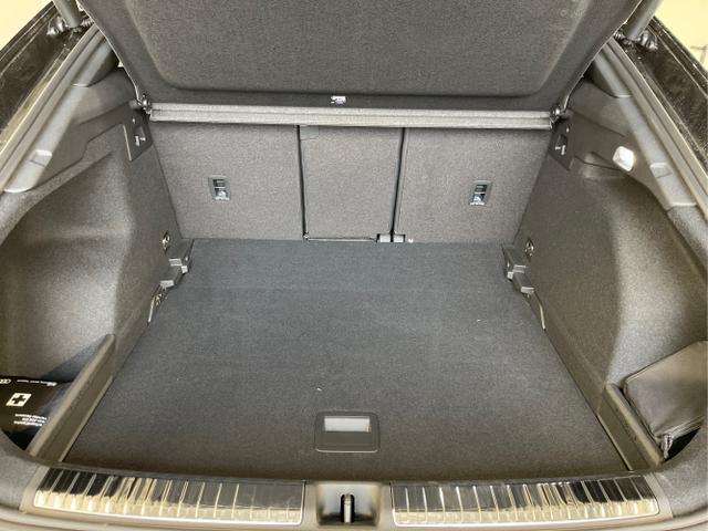 Audi / Q3 Sportback / Blau / / / TFSI 265 PS quattro S line Pano+TechPro+Matrix+AHK+HUD+Alu20+KlimaPlus+DCC+SONOS