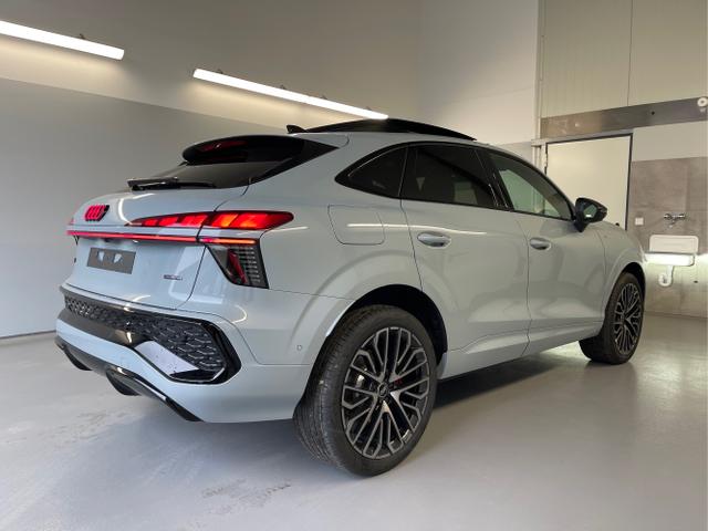 Audi / Q3 Sportback / Grau / / / TFSI 265 PS quattro S line Pano+TechPro+Matrix+AHK+HUD+Alu20+KlimaPlus+DCC+SONOS