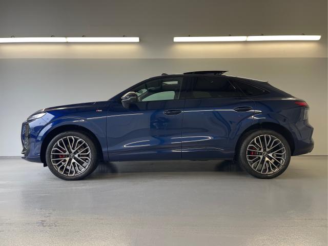 Audi / Q3 Sportback / Blau / / / TFSI 265 PS quattro S line Pano+TechPro+Matrix+AHK+HUD+Alu20+KlimaPlus+DCC+SONOS