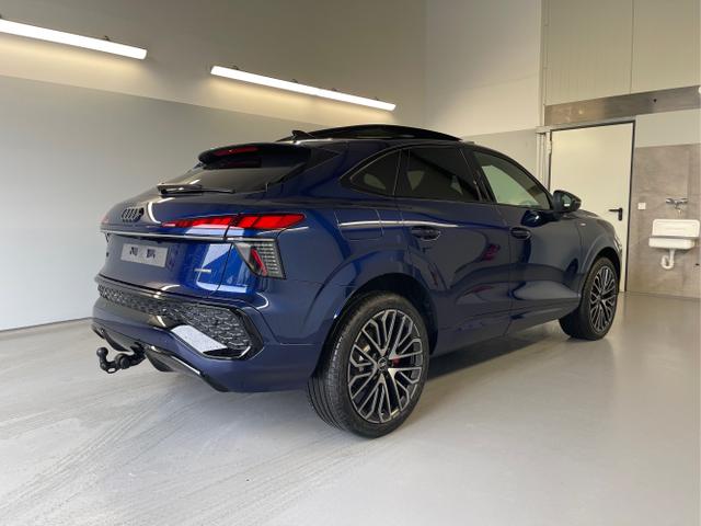 Audi / Q3 Sportback / Blau / / / TFSI 265 PS quattro S line Pano+TechPro+Matrix+AHK+HUD+Alu20+KlimaPlus+DCC+SONOS