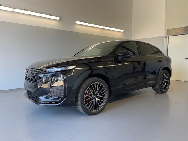 Audi Q3 - Sportback NEU TFSI 265 PS quattro S line Pano+TechPro+Matrix+AHK+HUD+Alu20+KlimaPlus+DCC+SONOS