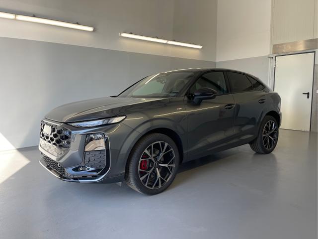 Audi Q3 - Sportback NEU TFSI 265 PS quattro S line Pano+TechPro+Matrix+AHK+HUD+Alu20+KlimaPlus+DCC+SONOS