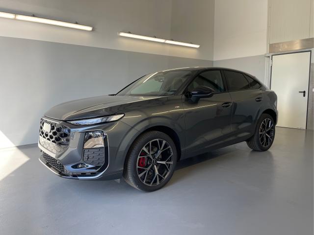 Audi Q3 - Sportback NEU TFSI 265 PS quattro S line Pano+TechPro+Matrix+AHK+HUD+Alu20+KlimaPlus+DCC+SONOS