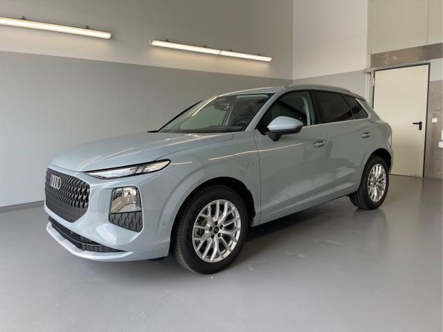 Audi Q3 - NEU TFSI quattro Tech+AHK+LEDPlus+ACC+Kamera+Alu18+Volllack