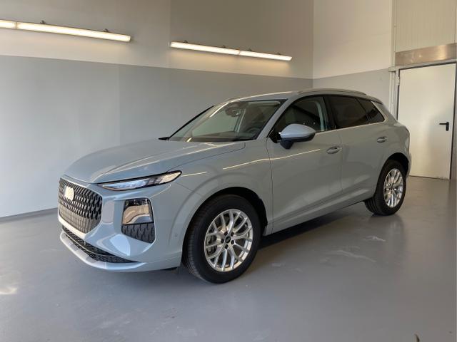 Audi Q3 - NEU TFSI quattro Tech+AHK+LEDPlus+ACC+Kamera+Alu18+Volllack