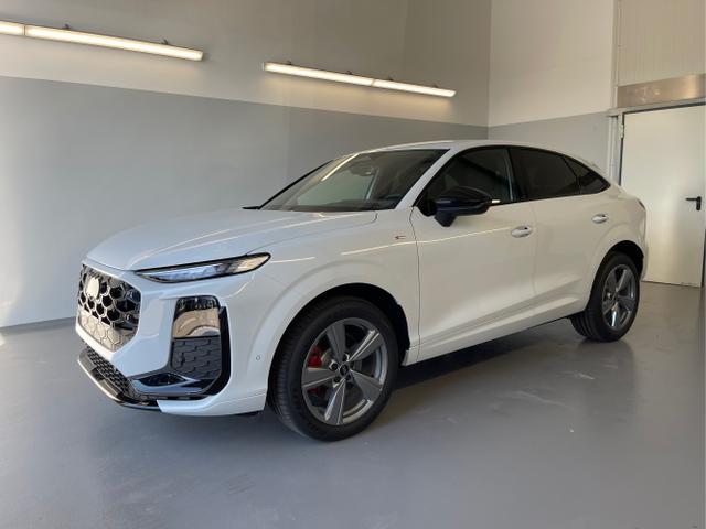 Audi Q3 - Sportback NEU TFSI quattro S line TechPro+HUD+Matrix+AHK+Alu19+KlimaPlus+ExtSchwarz+DCC