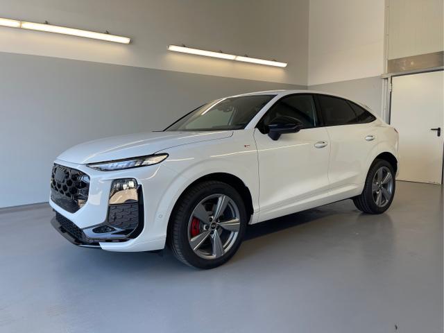 Audi Q3 - Sportback NEU TFSI quattro S line TechPro+Matrix+AHK+Alu19+KlimaPlus+ExtSchwarz+DCC