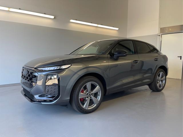 Audi Q3 - Sportback NEU TFSI quattro S line TechPro+Matrix+AHK+Alu19+KlimaPlus+ExtSchwarz+DCC
