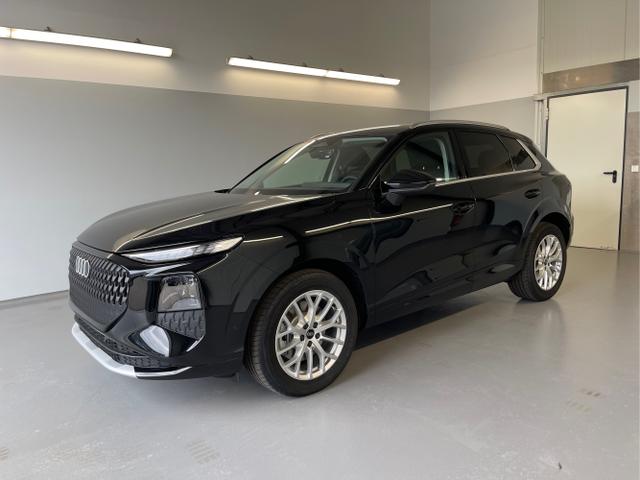 Audi Q3 - NEU TFSI quattro Tech+AHK+LEDPlus+ACC+Kamera+Alu18+Volllack