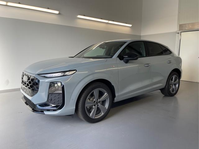 Audi Q3 - Sportback NEU TFSI quattro S line Tech+AHK+Alu19+LEDplus+KlimaPlus+ExtSchwarz