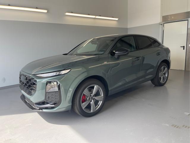 Audi Q3 - Sportback NEU TFSI quattro S line TechPro+Matrix+AHK+Alu19+KlimaPlus+ExtSchwarz+DCC
