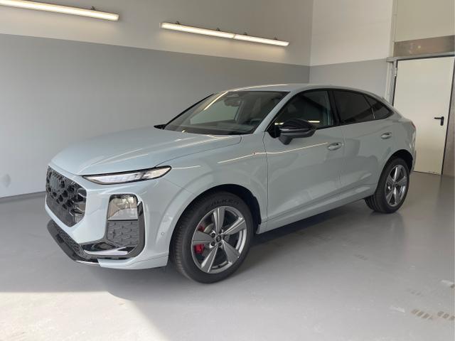 Audi Q3 - Sportback NEU TFSI quattro S line TechPro+Matrix+AHK+Alu19+KlimaPlus+ExtSchwarz+DCC