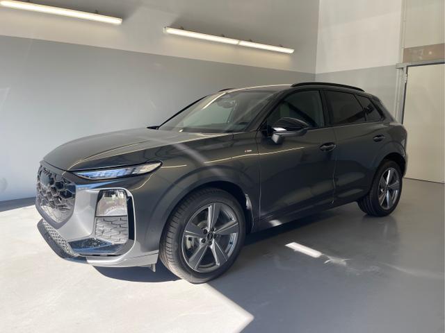 Audi Q3 - NEU TFSI quattro S line Tech+AHK+Alu19+LEDplus+KlimaPlus+ExtSchwarz