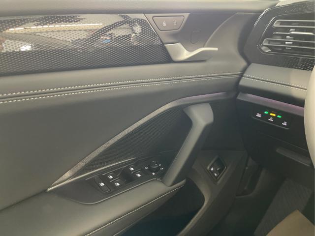  / / / / / 