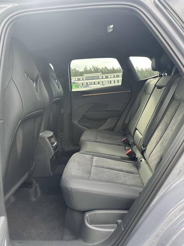 Cupra Terramar ⁭⁭⁭⁭ 1.5 eTSI 7-Gang-DSG 