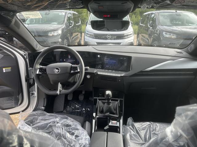 Opel Astra Edition 1.2 Turbo 6-Gang 