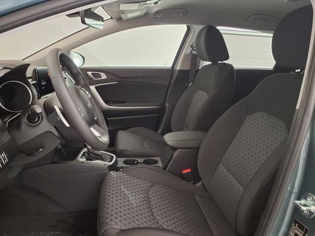 Kia Ceed LX Plus Special 1.5 T-GDI 7-Gang-DCT 