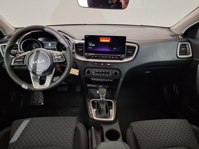 Kia Ceed LX Plus Special 1.5 T-GDI 7-Gang-DCT 