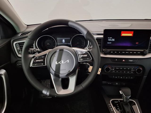 Kia Ceed LX Plus Special 1.5 T-GDI 7-Gang-DCT 