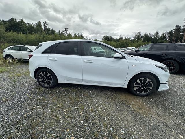 Kia Ceed Silver 1.5 T-GDI 6-Gang 