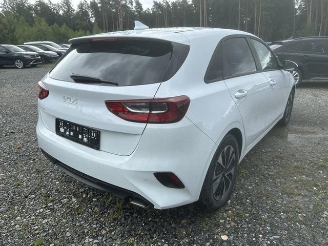 Kia Ceed Silver 1.5 T-GDI 6-Gang 