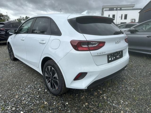 Kia Ceed Silver 1.5 T-GDI 6-Gang 