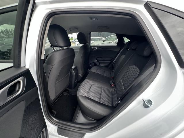 Kia Ceed Silver 1.5 T-GDI 6-Gang 