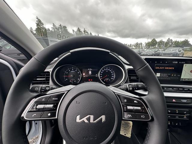 Kia Ceed Silver 1.5 T-GDI 6-Gang 