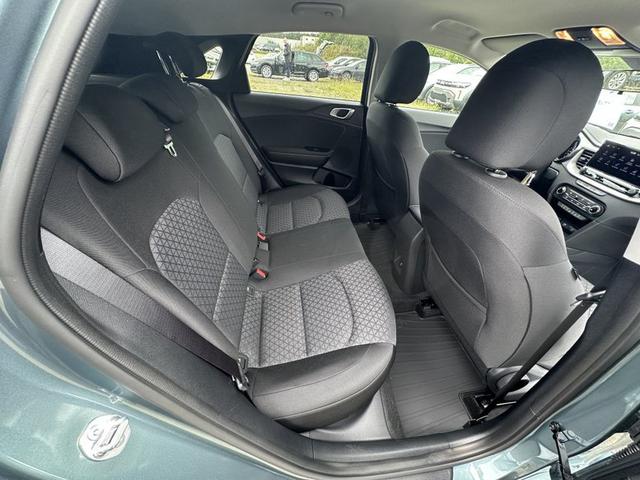Kia Ceed Silver 1.5 T-GDI 6-Gang 