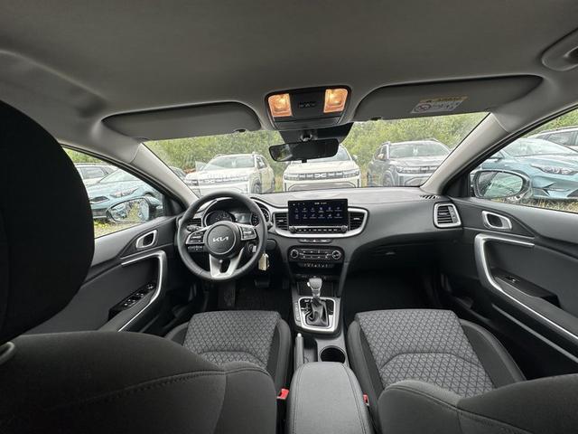 Kia Ceed Silver 1.5 T-GDI 6-Gang 