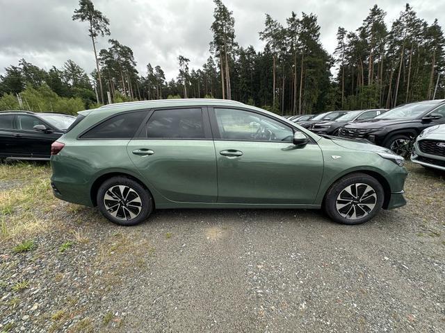 Kia Ceed Sportswagon Silver 1.5 T-GDI 6-Gang 