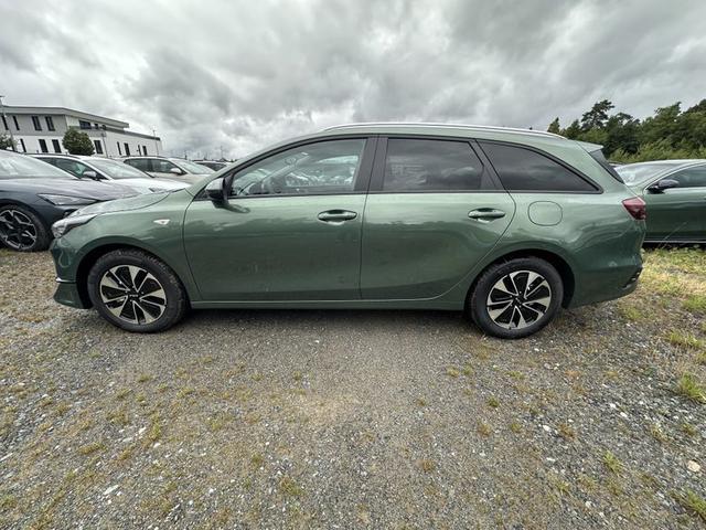 Kia Ceed Sportswagon Silver 1.5 T-GDI 6-Gang 