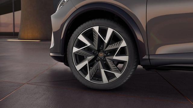 Cupra Formentor ⁭⁭⁭⁭ 1.5 TSI 6-Gang 