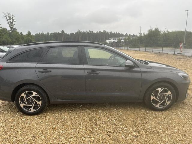 Hyundai i30 Kombi Family 1.5 T-GDI 7-Gang-DSG 