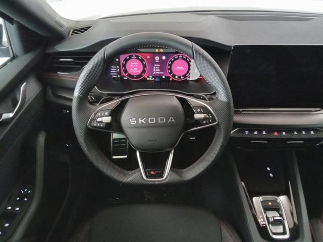 Skoda Octavia Combi RS 2.0 TSI 7-Gang-DSG 