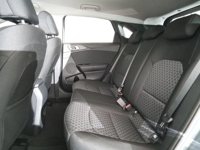 Kia Ceed Silver 1.5 T-GDI 6-Gang 