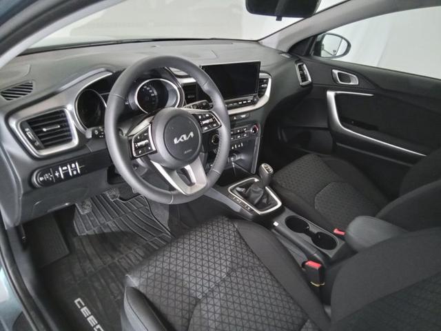Kia Ceed Silver 1.5 T-GDI 6-Gang 